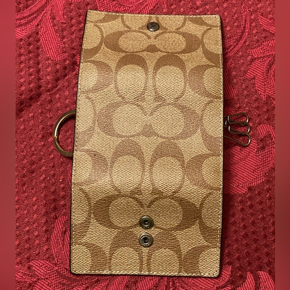 Coach Five Ring Key Case In Signature Canvas F78675  Tan - Picture 3 of 6